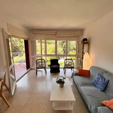 Montebello Apartment *